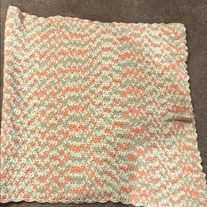 Cozy crocheted Throw Blanket - Pink and Cream